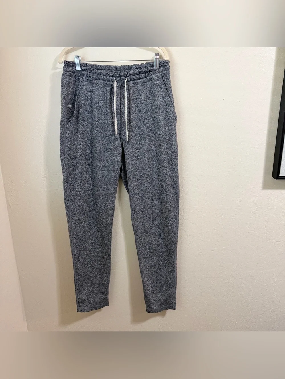 Vuori Men's Ponto Performance Pant Gray L DreamKnit Stretchy Lounge  Athleisure